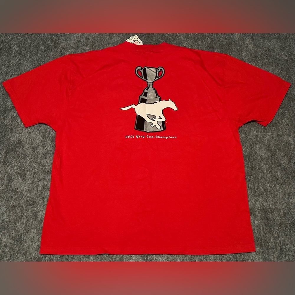 NWT Vintage Men’s Calgary Stampeders Red 2001 Grey Cup Champions T-Shirt - XL